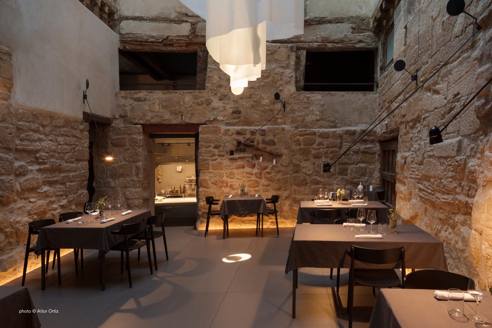 nublo-restaurant-ref-01.jpg